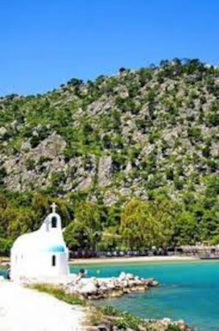ブリアグメニ湖 House By The Sea At Skaloma, Loutrakiヴィラ エクステリア 写真